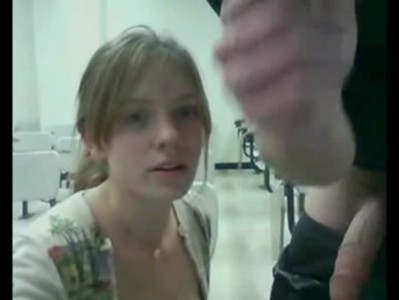 Teen Sucks hard in Classroom - www.myamateurvid.blogspot.com